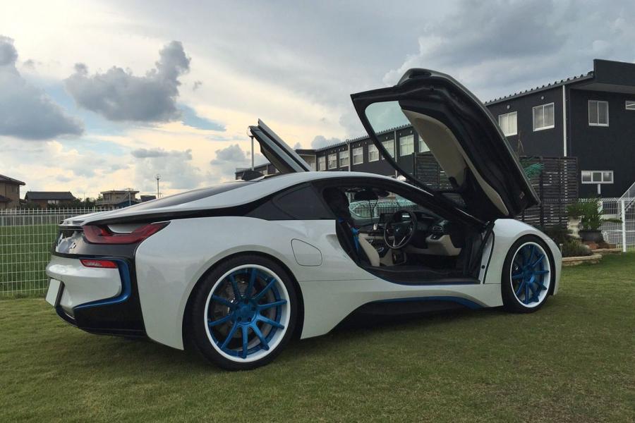  BMW i8 on Forgiato Wheels (S206) 2016 года  (фото 3 из 4)
